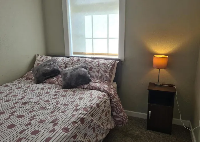 Дом отдыха Town Cosy 2 Min Walk To Town Center